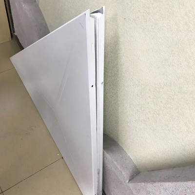 মেট্রো স্টেশনের সিলিংয়ে 1000x1000x1000mm ত্রিভুজাকার ক্লিপ