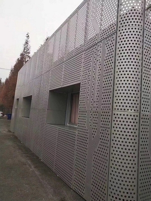 মেট্রো স্টেশন অ্যাসিড প্রতিরোধী জন্য 1600x6000mm অ্যালুমিনিয়াম ছিদ্রযুক্ত প্যানেল